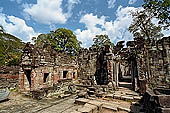 Preah Khan - eastern courtyard, auxiliary shrine of the Hall of Dancers.